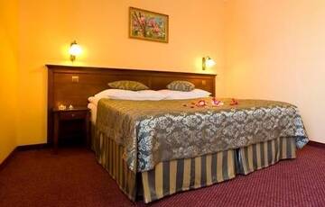 Фото номера Двухместный номер Делюкс с 1 большой кроватью Отель Hotel Nowy Dwór W Zaczerniu г. Зачерние 2