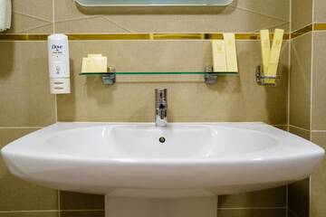 Фото номера Улучшенный двухместный номер с 1 кроватью Отель Hotel Nowy Dwór W Zaczerniu г. Зачерние 3
