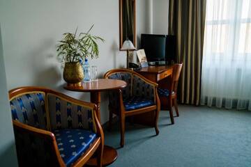 Фото номера Улучшенный двухместный номер с 1 кроватью Отель Hotel Nowy Dwór W Zaczerniu г. Зачерние 7