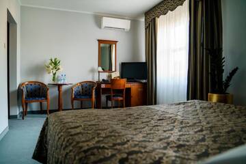Фото номера Улучшенный двухместный номер с 1 кроватью Отель Hotel Nowy Dwór W Zaczerniu г. Зачерние 6